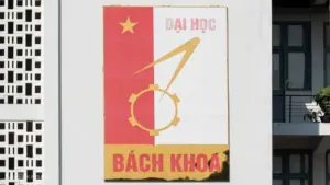 Siết đường từ 'trường' lên 'đại học'