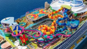 Siêu du thuyền lớn nhất thế giới - gấp 5 lần Titanic chuẩn bị ra khơi