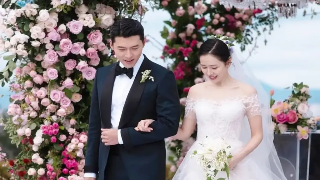 Son Ye Jin - Hyun Bin kỷ niệm 4 năm cưới