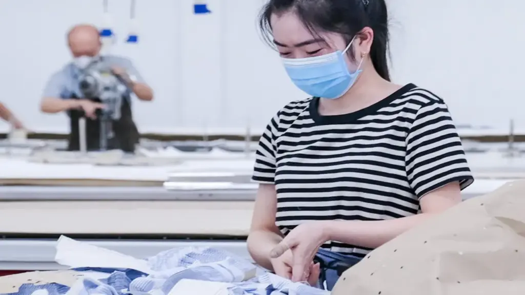 Tăng lương liên tục nhưng người lao động vẫn cảm thấy chưa 'đủ sống'