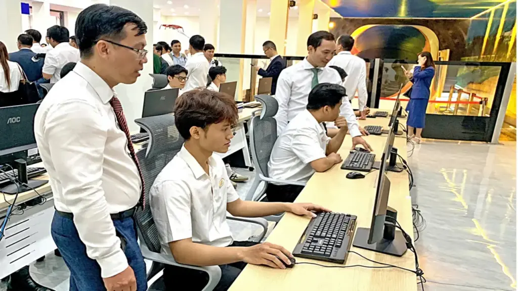 Tăng tốc đào tạo 70.000 nhân lực đường sắt