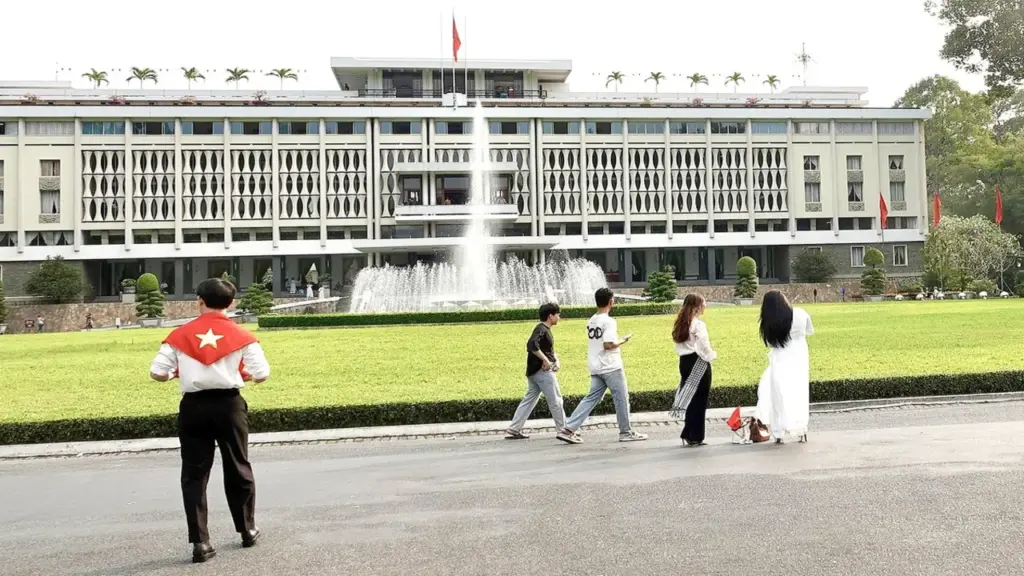 Tháng Tư nói gì với con về hòa bình?