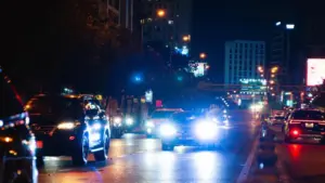 Thật sợ những tay lái ra đường bấm còi xe như 'án mạng tới nơi'