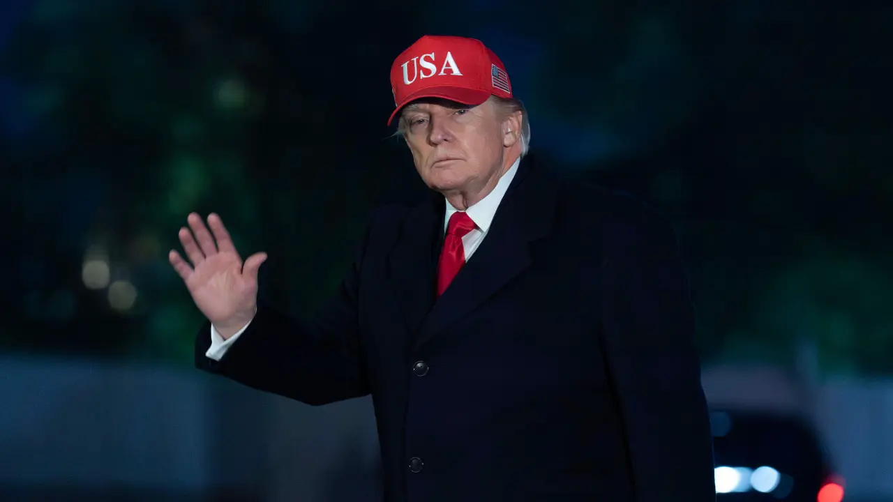 Thông điệp của ông Trump khi ra lệnh phong tỏa Hormuz