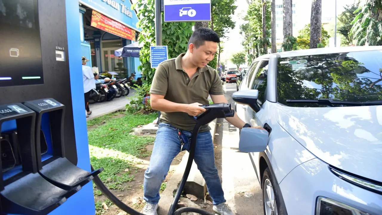Thủ tướng yêu cầu bổ sung quy chuẩn quốc gia về thiết kế trạm sạc xe điện tại khu chung cư