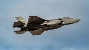 Tiêm kích F-35 Mỹ rơi, phi công thoát hiểm an toàn