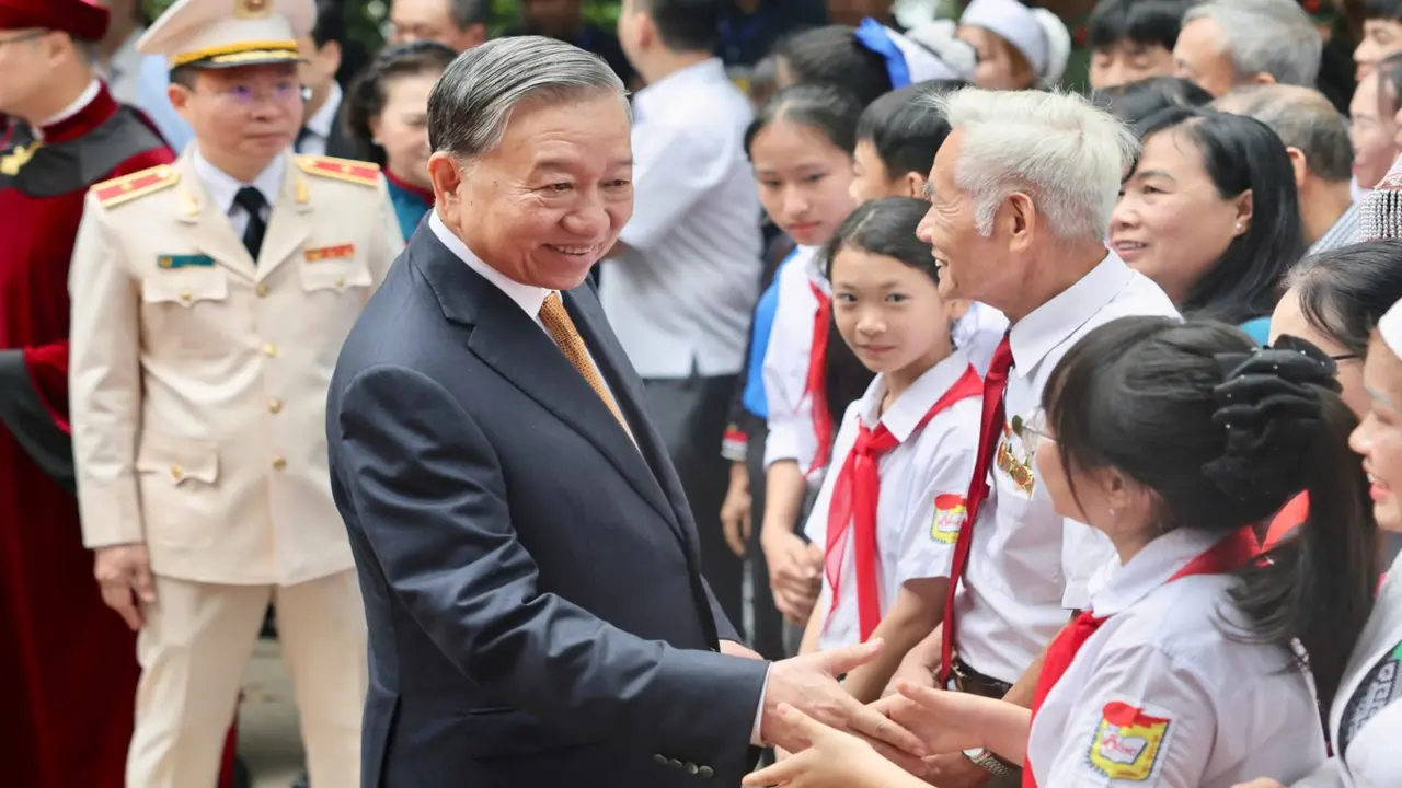 Tổng Bí thư, Chủ tịch nước Tô Lâm nói chuyện với bà con tại Đền Hùng