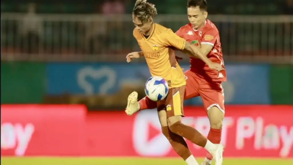 Tốp trụ hạng quyết gom điểm, chờ đột biến từ HAGL: V-League nghẹt thở!