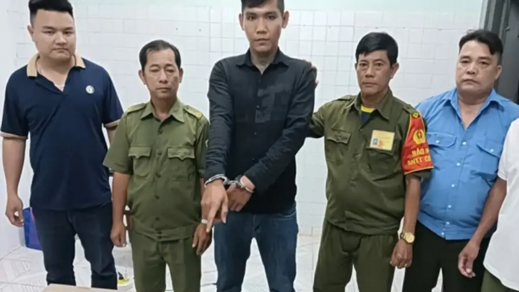 TP.HCM: Khởi tố thanh niên dùng dao chém người gây thương tích 1%