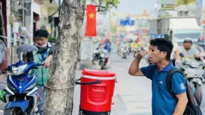 TP.HCM nắng nóng, nhiệt độ thực tế cao hơn dự báo: Ảnh hưởng toàn diện sức khỏe