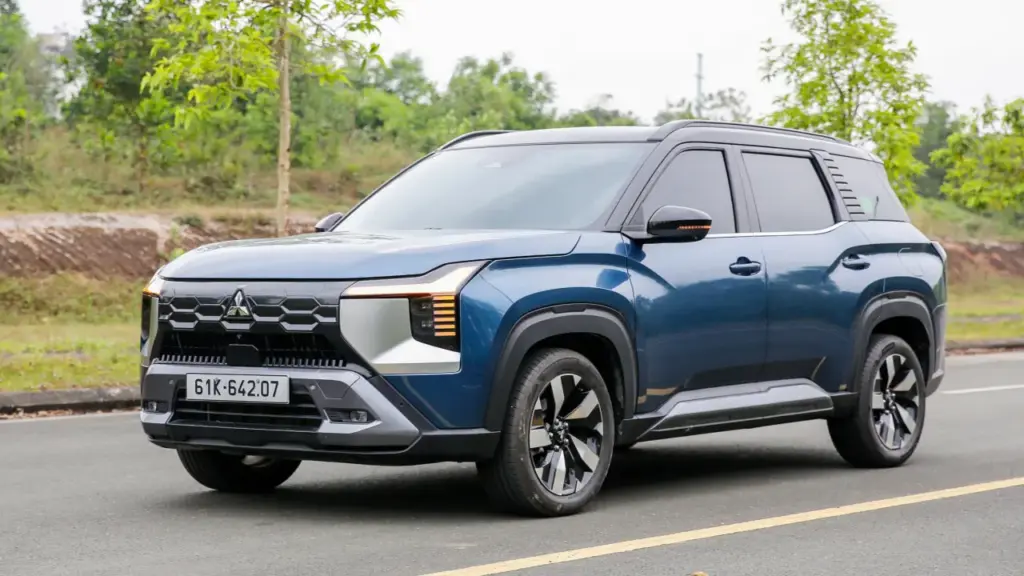 Trong hai phút biết hết về Mitsubishi Destinator