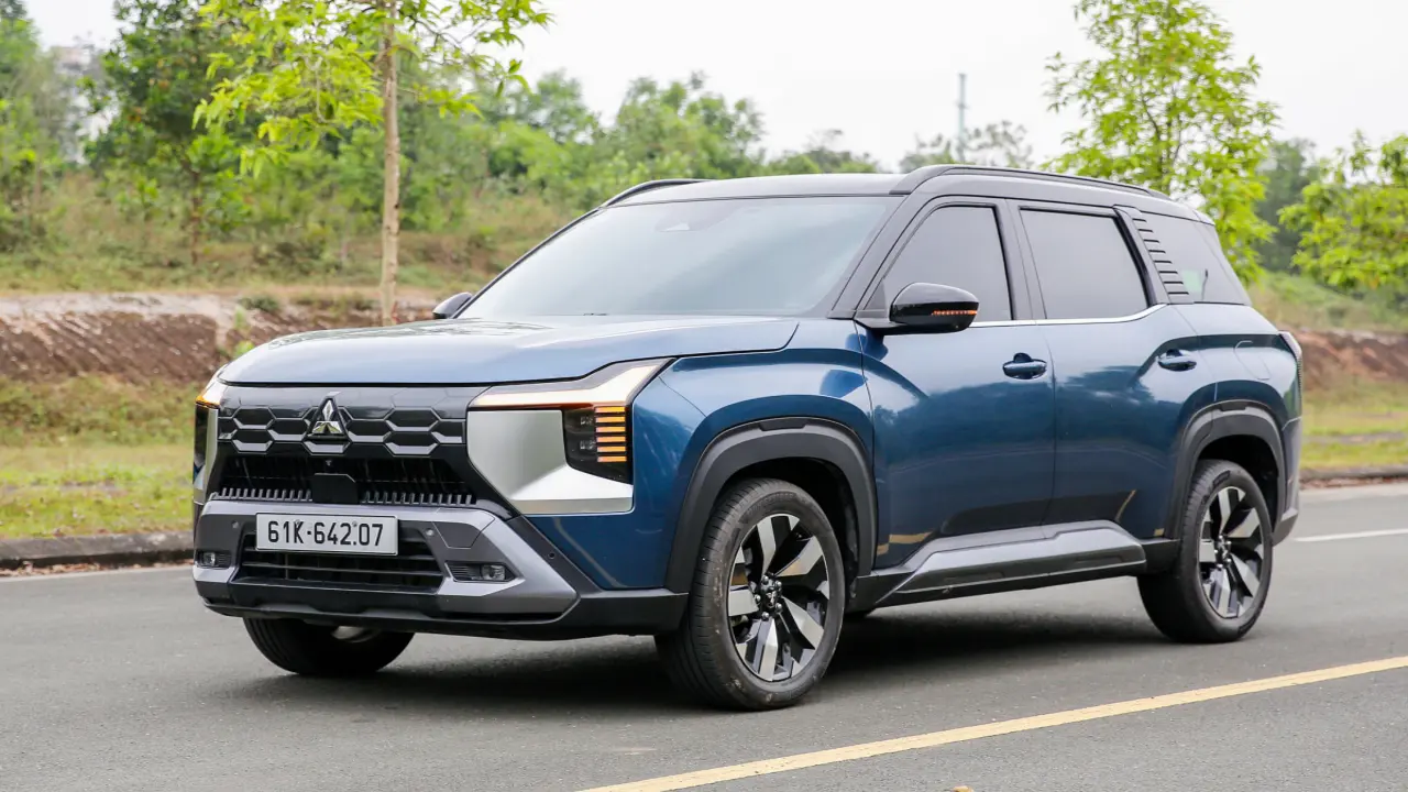 Trong hai phút biết hết về Mitsubishi Destinator