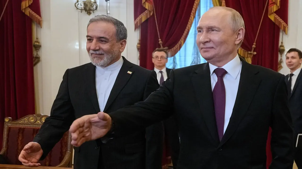 Trung Đông sáng 30-4: Ông Trump và ông Putin điện đàm hơn 1 tiếng rưỡi; Mỹ đã tốn 25 tỉ USD