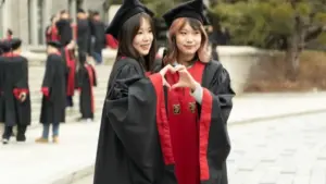 Trường tốp đầu bị tố 'mua' bài báo khoa học để leo bảng xếp hạng ĐH