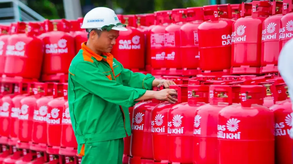 Từ 1-4, giá gas đồng loạt tăng thêm khoảng 95.000 đồng/bình 12kg