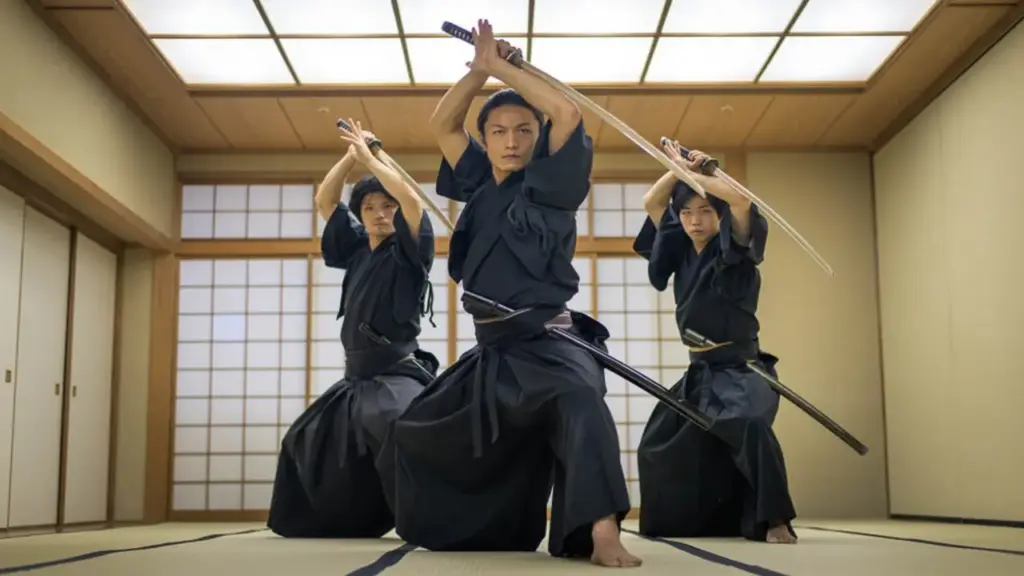 Vì sao người Nhật Bản cầm kiếm bằng cả 2 tay?