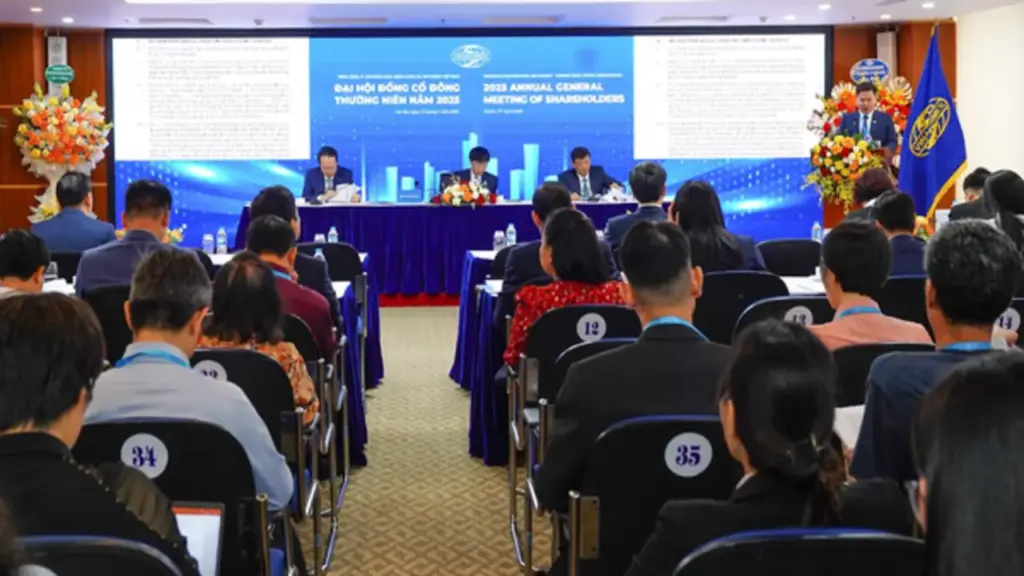 Vinaconex trước thềm ĐHĐCĐ: Những câu hỏi lớn về chiến lược mới