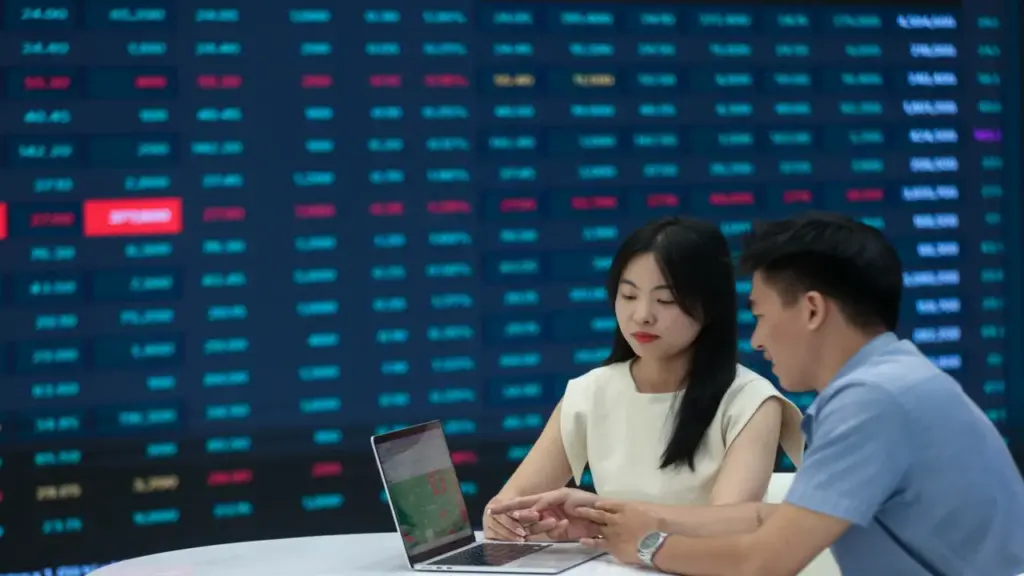VN-Index lên cao nhất một tháng rưỡi