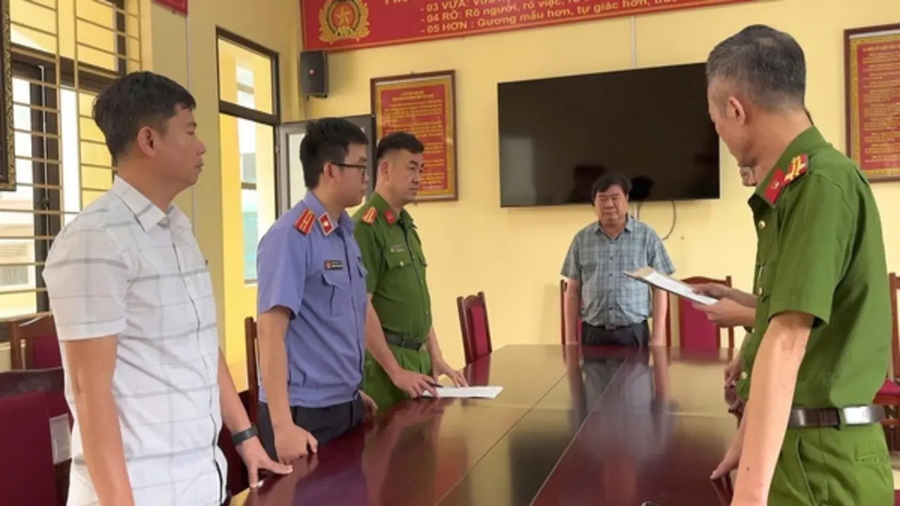 Vụ cột điện lăn dốc gây chết người ở Lào Cai: Khởi tố giám đốc công ty xây dựng
