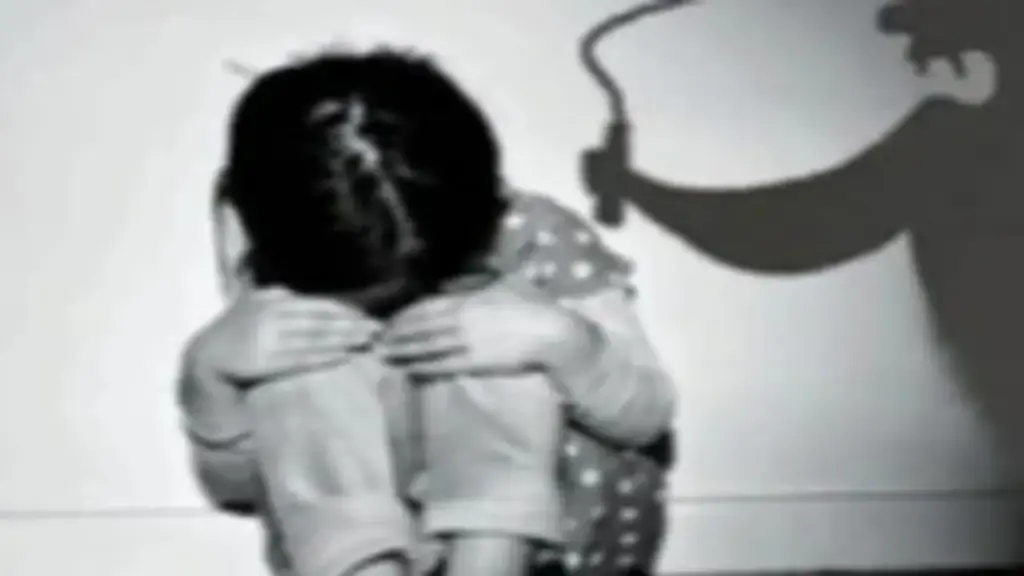 Vụ phụ huynh đánh học sinh 10 roi: Kiểm điểm hiệu trưởng, giáo viên