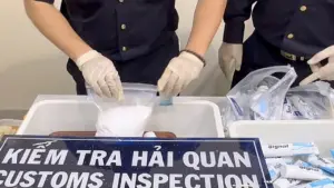 Vụ xách tay ma túy: Ly kỳ quá trình vận chuyển hàng trắng từ Pháp về bằng máy bay