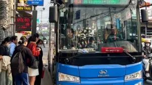 Vui mừng nếu miễn phí xe buýt nhưng người trẻ mong thêm những điều này…