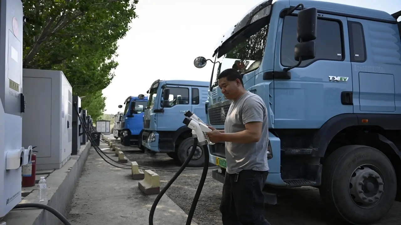 Xe tải điện giúp 'thay da đổi thịt' ngành vận tải Trung Quốc