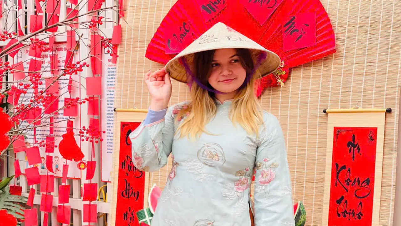 Xu hướng 'check-in quán cà phê' của giới trẻ Việt trong mắt người nước ngoài