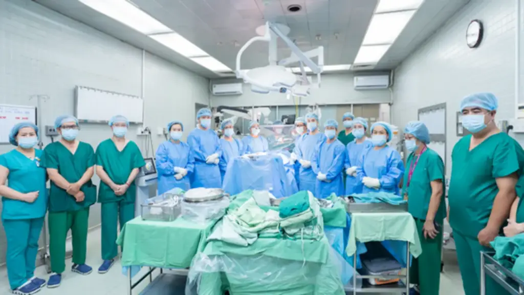 12 bệnh nhân được 'hồi sinh' nhờ 2 người chết não hiến tạng
