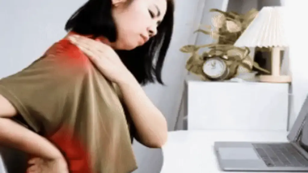 4 bài tập giãn cơ giúp giảm đau lưng cho dân văn phòng