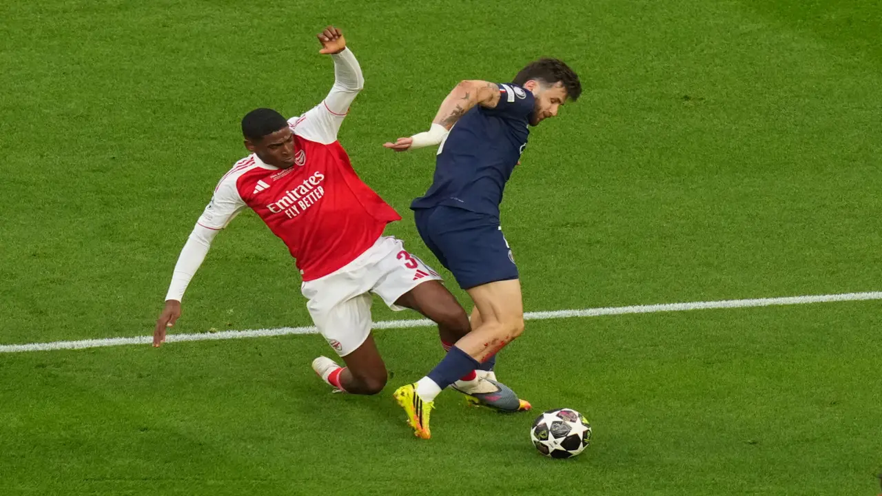 4 tranh cãi quanh trận PSG thắng Arsenal ở chung kết Champions League