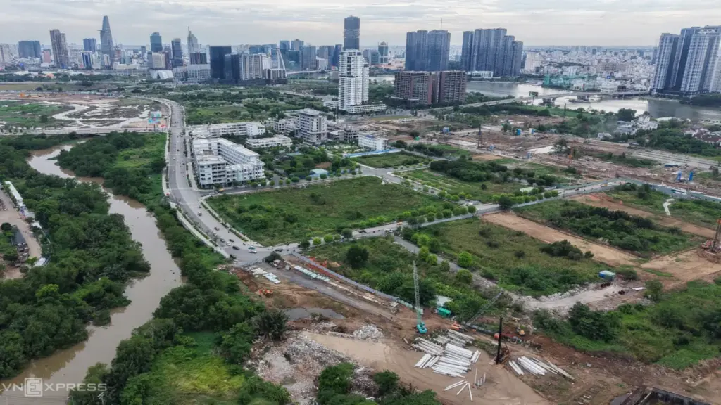 4 tuyến đường huyết mạch ở Thủ Thiêm tăng tốc về đích