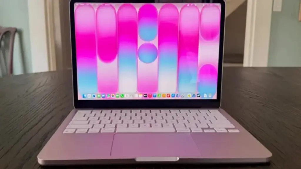 Apple sắp khai tử MacBook Neo giá 599 USD dù bán chạy