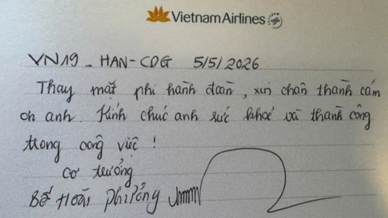 Bác sĩ Bệnh viện Bạch Mai cứu hành khách trên chuyến bay Hà Nội - Paris