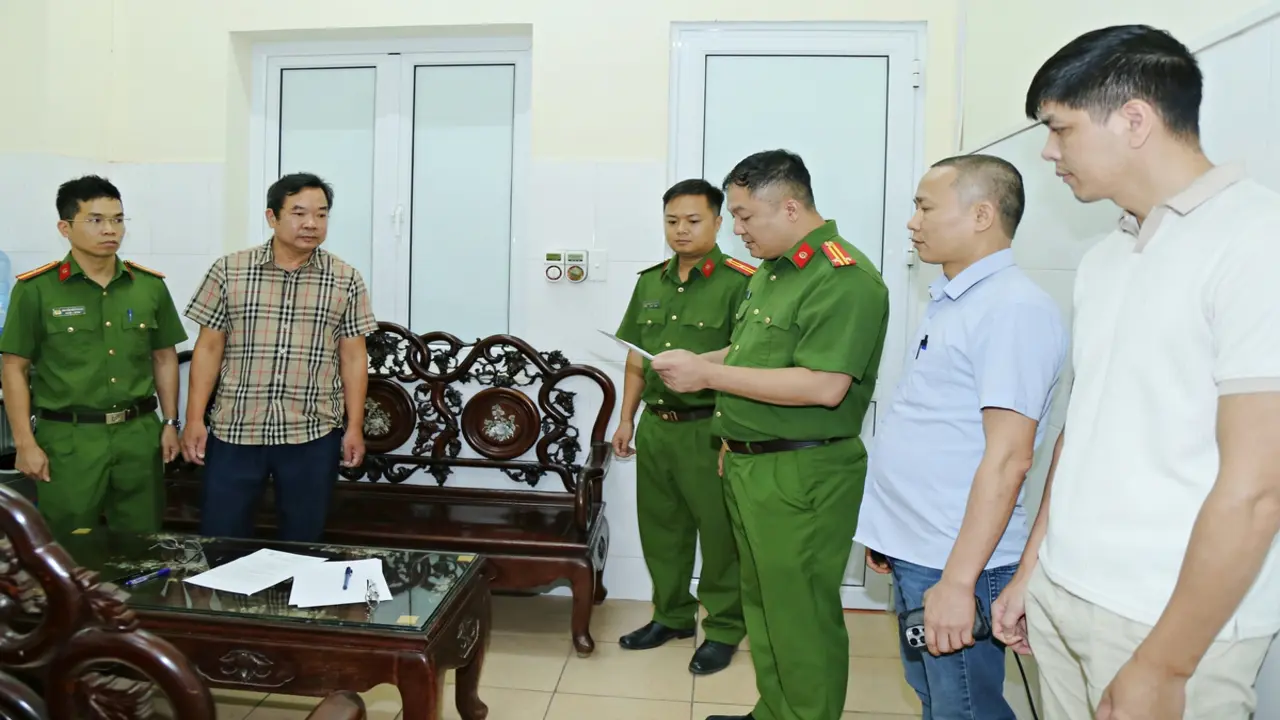 Bác sĩ, điều dưỡng tiếp tay làm giả bệnh án: 32 bị can bị khởi tố