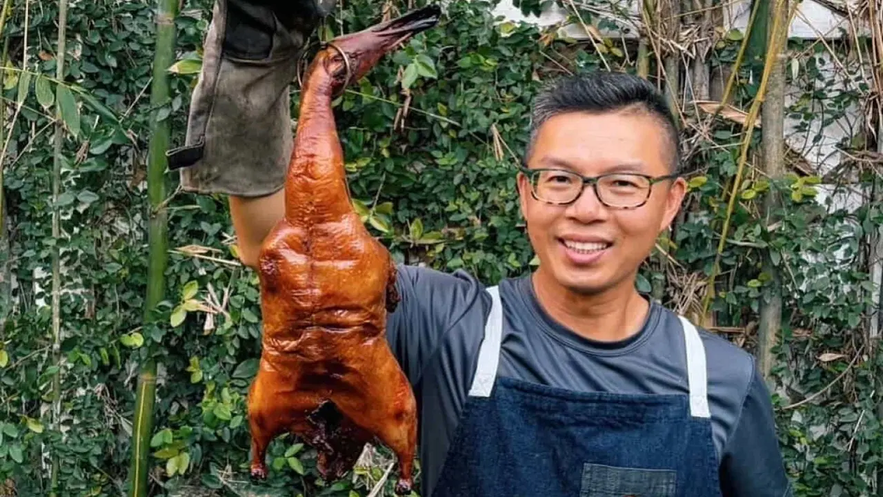 Bác sĩ gốc Việt bỏ nghề, bán vịt quay trên đất Mỹ