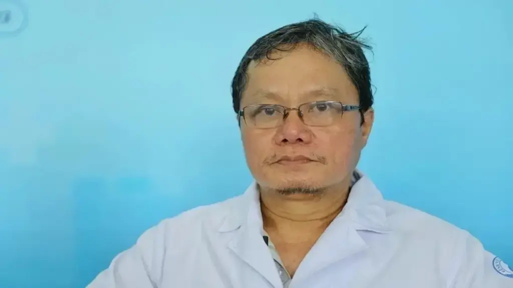 Bác sĩ Trương Hữu Khanh: 'Kháng sinh thông thường khó chữa khỏi phế cầu'