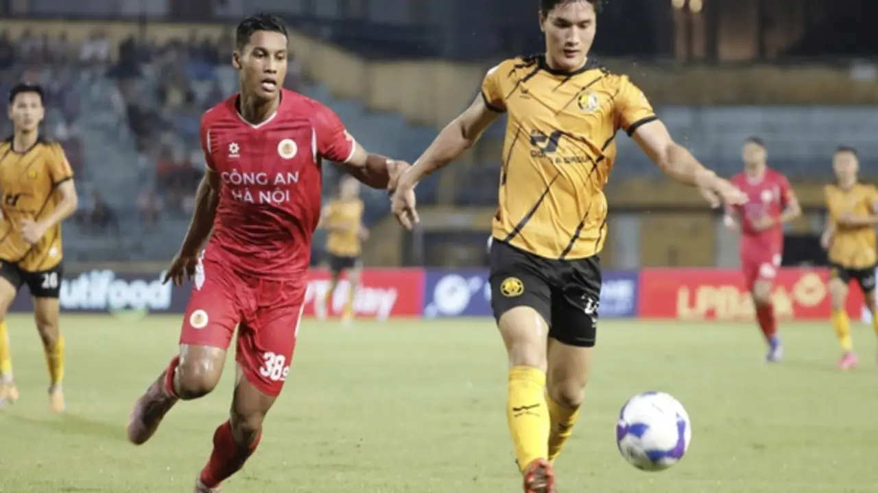 Bảng xếp hạng V-League mới nhất: CLB CAHN đăng quang thuyết phục, lo cho HAGL và Becamex TP.HCM vì...