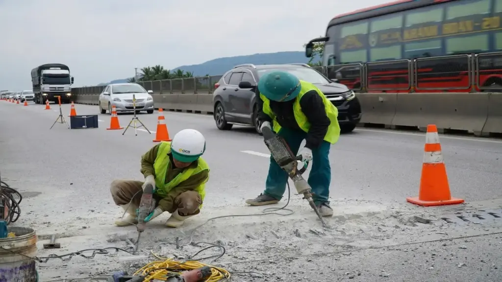 "Bảo hành công trình giao thông tối thiểu 10 năm phải đi kèm tiền bảo lãnh"