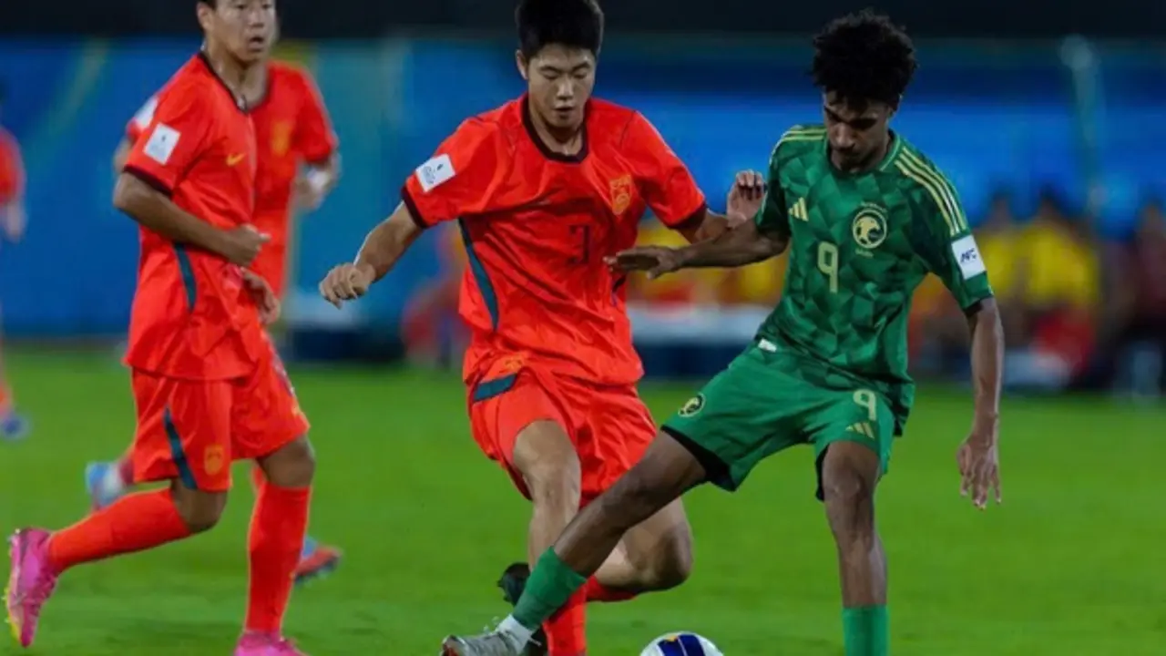 Báo Trung Quốc khen U.17 vì 'đá văng' chủ nhà Ả Rập Xê Út, vào bán kết gặp Úc hoặc Việt Nam