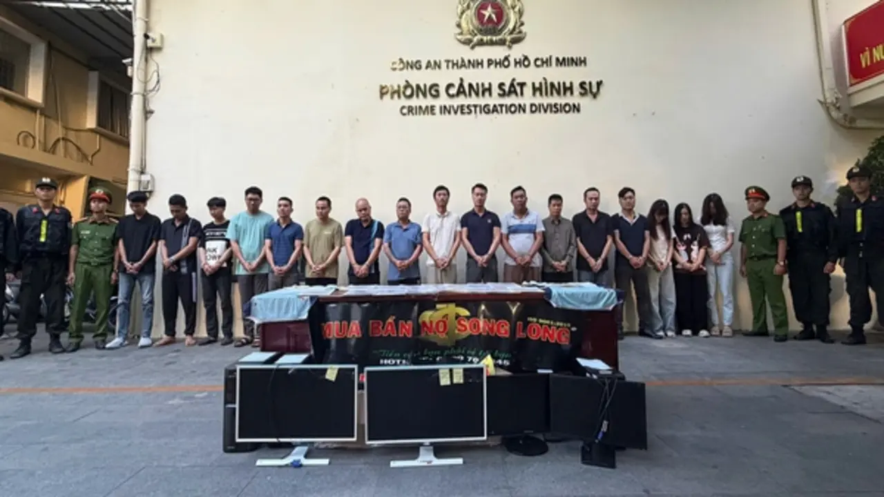 Bắt giám đốc và 16 nhân viên Công ty mua bán nợ Song Long