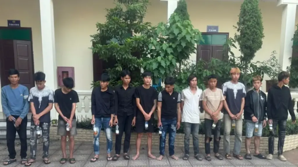 Bắt giữ chủ thầu trả lương công nhân bằng "hiện vật" ngày 3 bữa