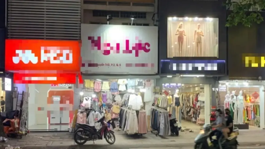 Bất ngờ nhiều shop quần áo thời trang vắng bóng khách