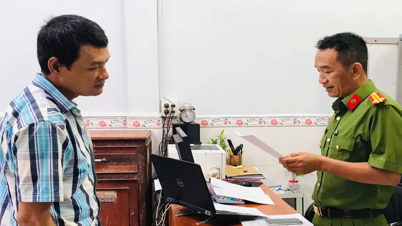 Bắt tạm giam một người ở An Giang sử dụng vũ khí quân dụng