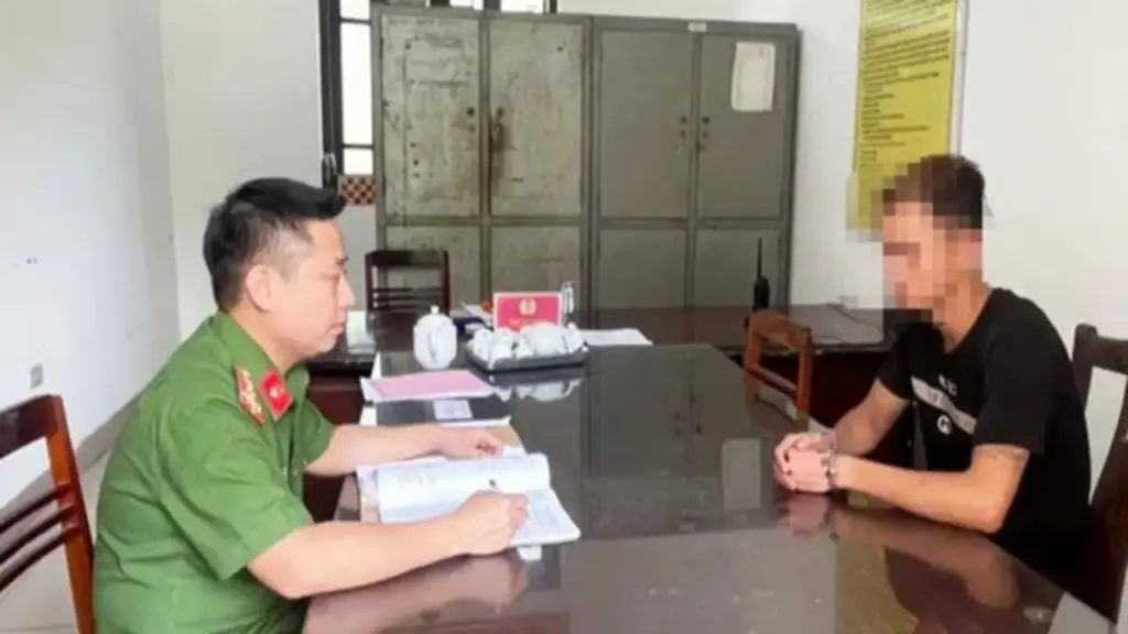 Bắt tạm giam thanh niên 2K lợi dụng bé gái 15 tuổi say rượu để giở trò đồi bại