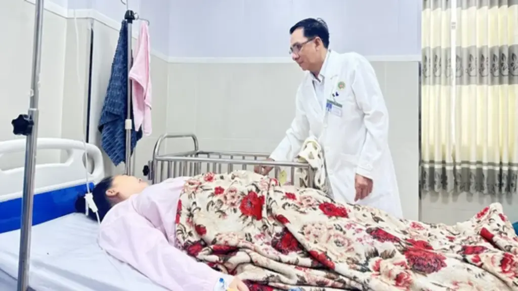Bệnh viện Quân y 121 giành lại sự sống cho thai phụ bị rắn cực độc cắn