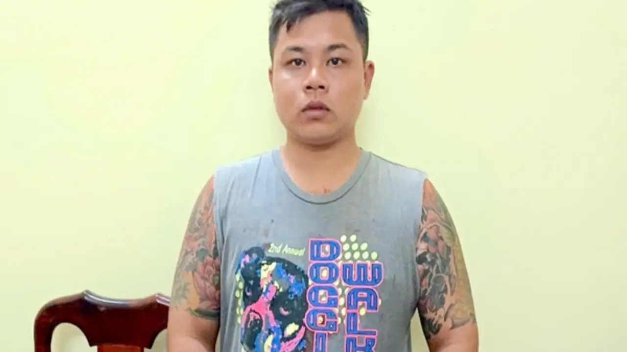 Bênh vực bà chủ, dùng dao giết người