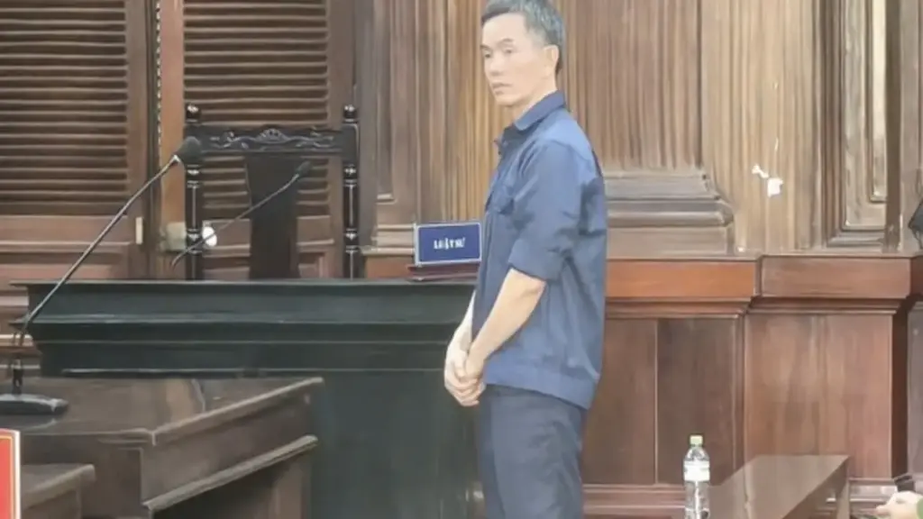 Bị cáo Phạm Nhật Vinh có liên quan gì đến việc Sadeco bán 9 triệu cổ phần cho Công ty Nguyễn Kim?