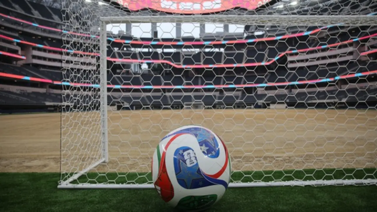 Bí mật bên trong trái bóng World Cup 2026: Công nghệ hiện đại có giúp giảm bớt tranh cãi?