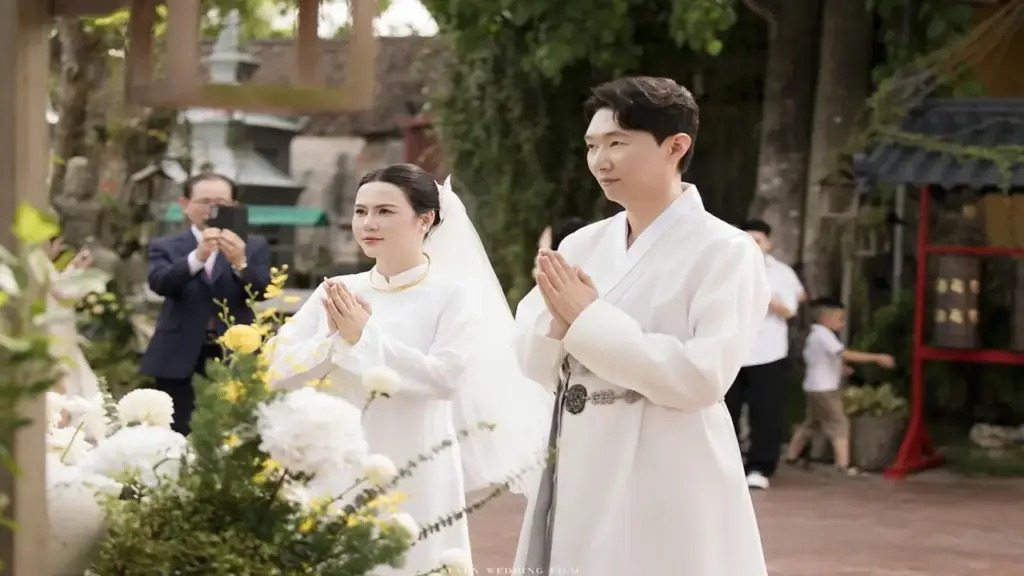 Bố mẹ chồng Hàn Quốc 'chữa lành' trái tim cô gái Việt